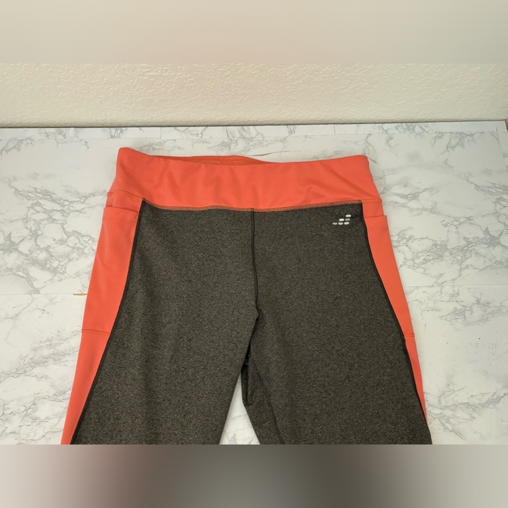 BCG Athletic Crop Stretch Leggings Women’s Plus Size 1X Gray Peach Pull Up B2 - Picture 2 of 7